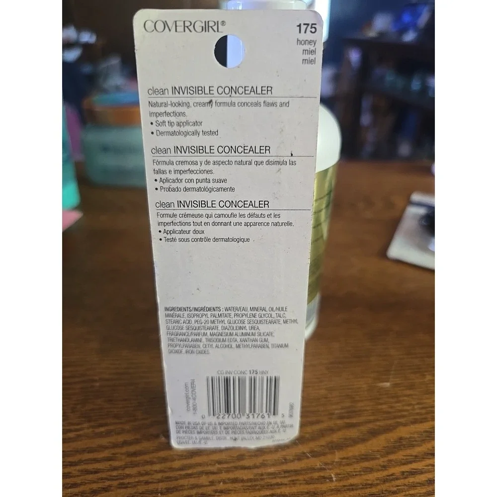 COVERGIRL Clean Invisible Lightweight Concealer‎ Honey, .32 oz